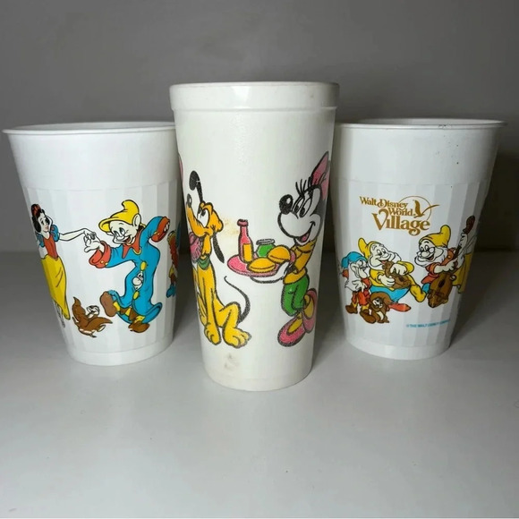 Vintage Mickey Mouse/Disney Plastic Cup Cookout ScenePlus the‎ 7 dwarfs - 3 cups - Picture 2 of 10
